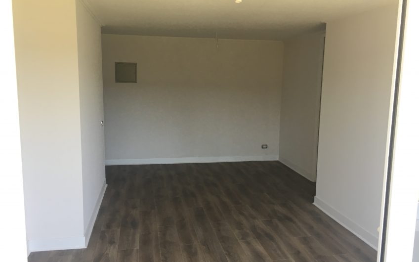 Se Arrienda Excelente Departamento semi Nuevo