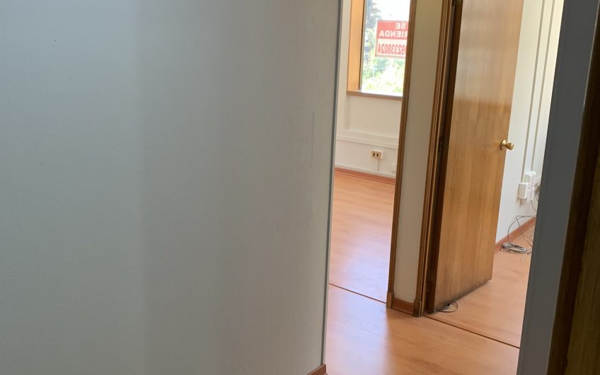 Se Arrienda Excelente Oficina en privilegiada ubicación