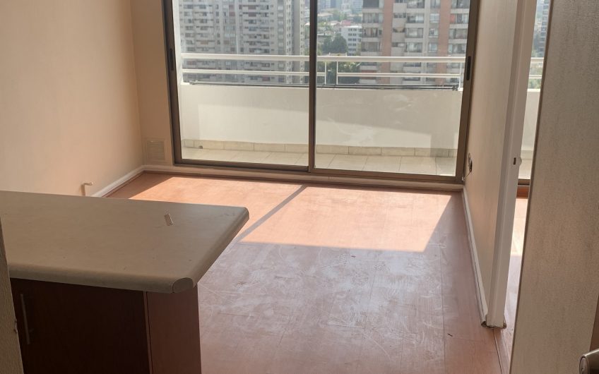 Se Arrienda Excelente departamento sector Barrio Italia