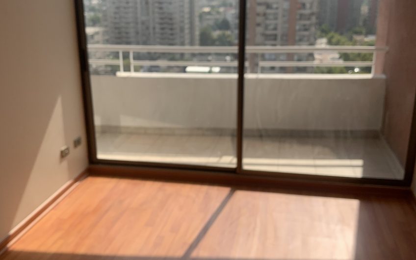 Se Arrienda Excelente departamento sector Barrio Italia