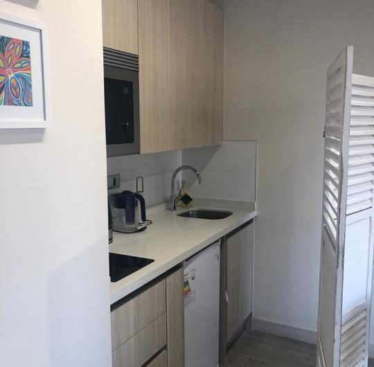 Sr Arrienda Excelente Oficina en Barrio Los Domínicos