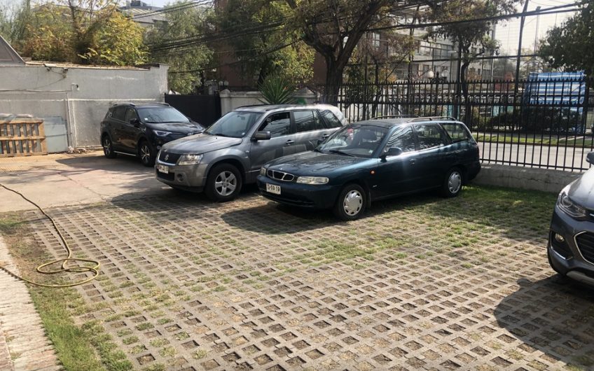 Vendo Amplia Casa habitación. o de Uso Comercial