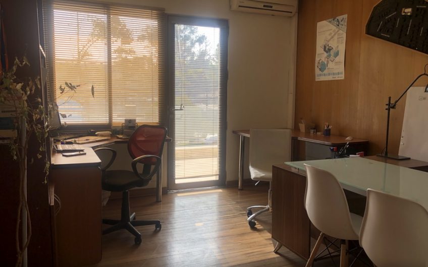 Vendo Amplia Casa habitación. o de Uso Comercial