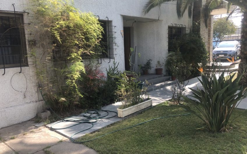 Vendo Amplia Casa habitación. o de Uso Comercial