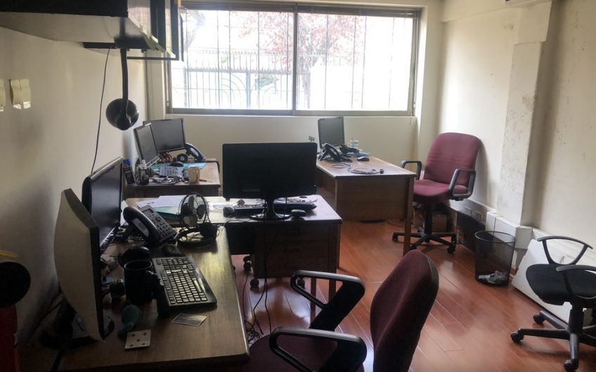Vendo Amplia Casa habitación. o de Uso Comercial