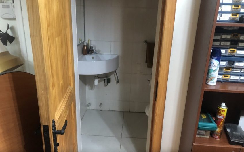 Vendo Amplia Casa habitación. o de Uso Comercial