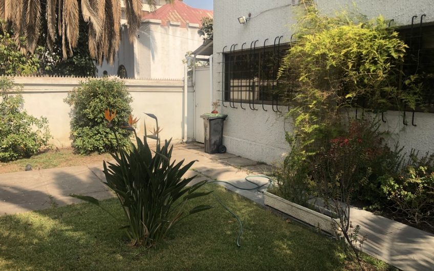 Vendo Amplia Casa habitación. o de Uso Comercial