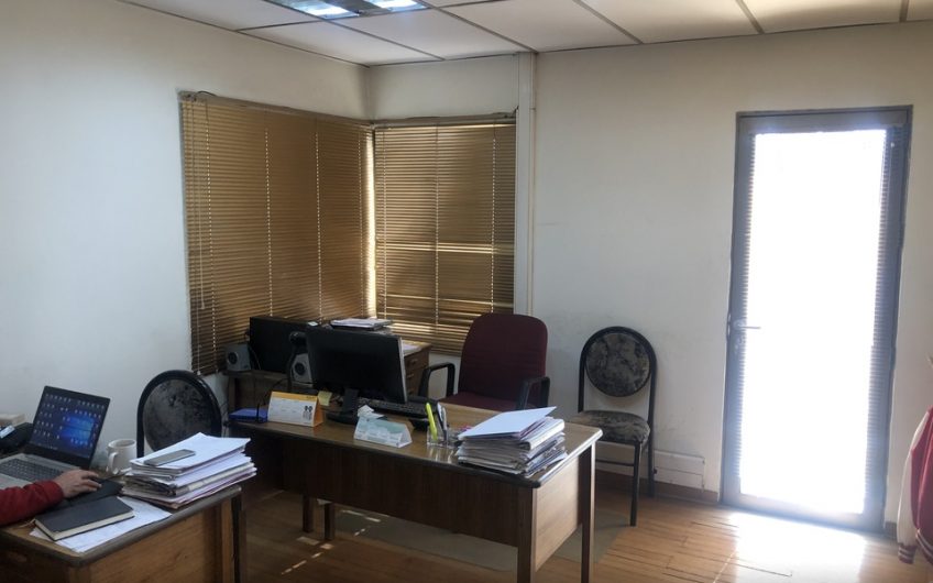 Vendo Amplia Casa habitación. o de Uso Comercial