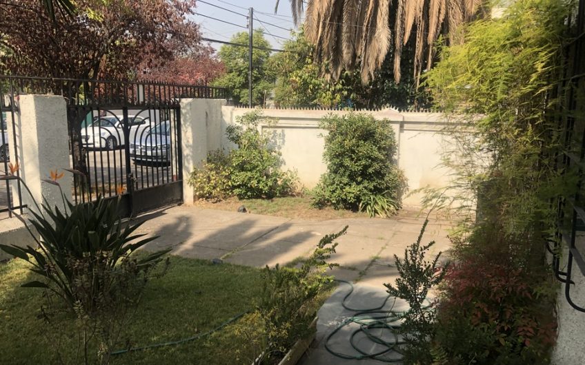 Vendo Amplia Casa habitación. o de Uso Comercial