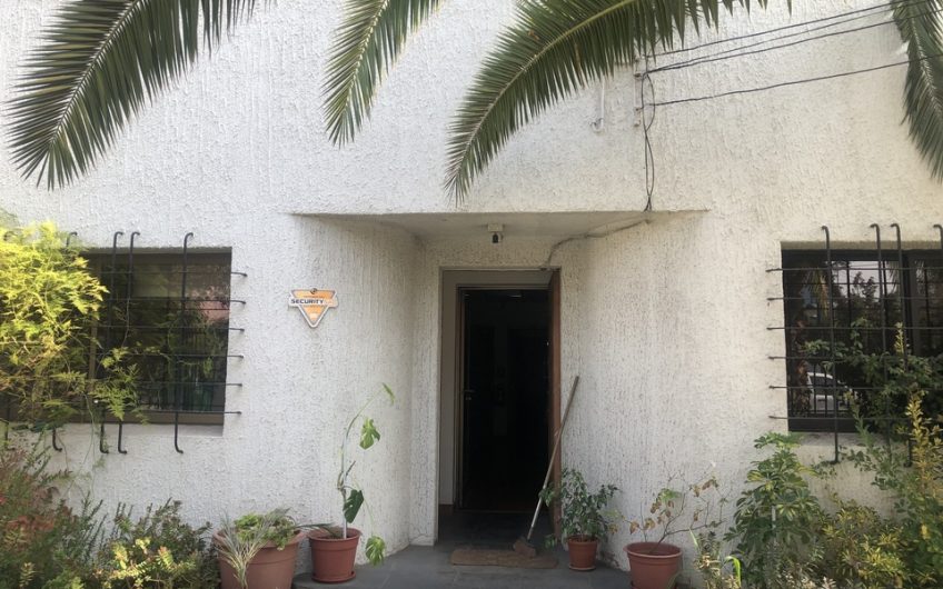 Vendo Amplia Casa habitación. o de Uso Comercial