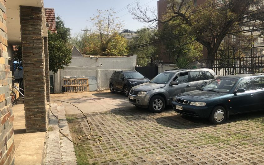 Vendo Amplia Casa habitación. o de Uso Comercial