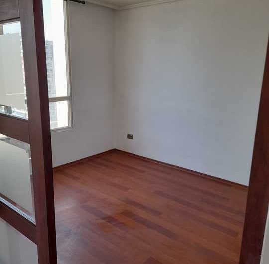 Se vende excelente deparatmento cerca Metro Irarrazaval