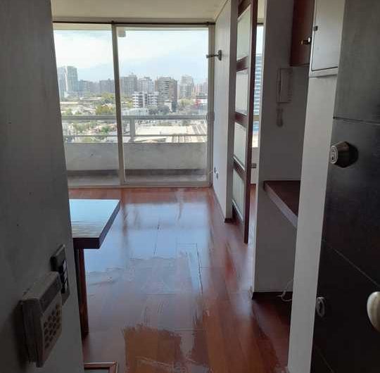 Se vende excelente deparatmento cerca Metro Irarrazaval