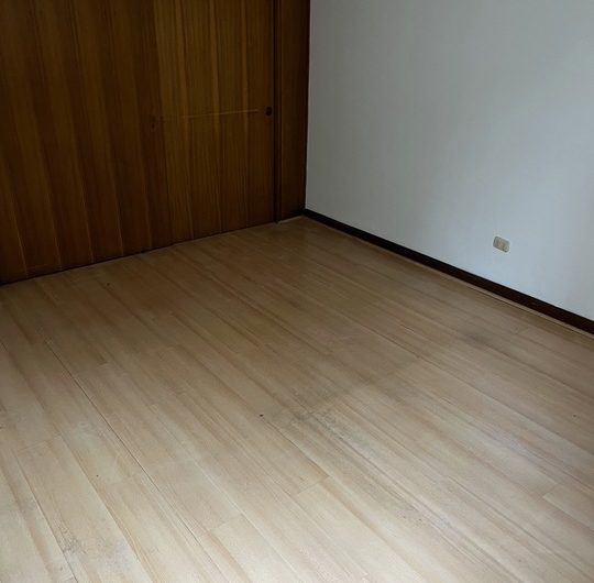 Se vende amplio e ilumidado departamento en bella Zona