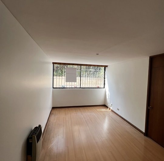 Se vende amplio e ilumidado departamento en bella Zona