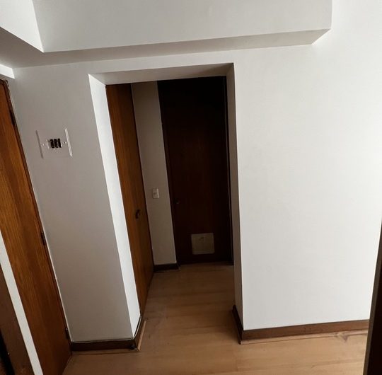 Se vende amplio e ilumidado departamento en bella Zona