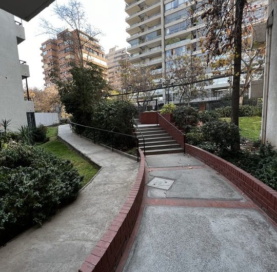 Se vende amplio e ilumidado departamento en bella Zona