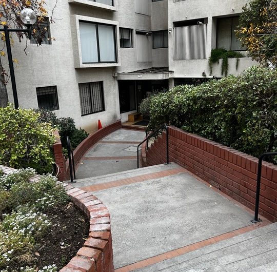 Se vende amplio e ilumidado departamento en bella Zona