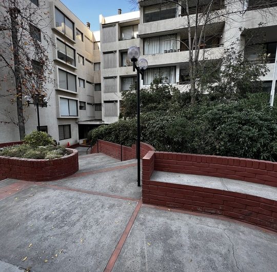 Se vende amplio e ilumidado departamento en bella Zona