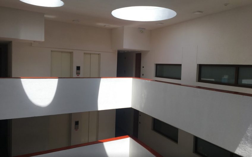 Vende amplio y hermoso departamento en exclusivo edificio, cercano a metro Ñuñoa y Chile España