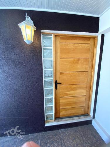 Se Vende hermosa casa remodelada en sector residencial. Metro La cisterna