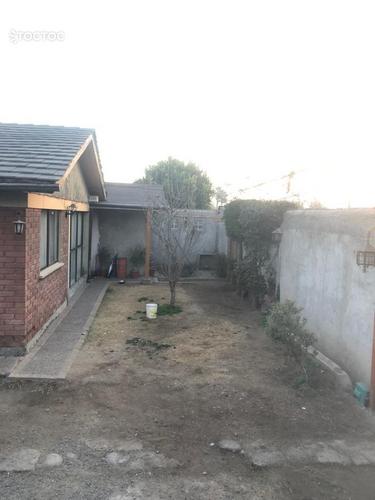 Se vende excelente casa con gran terreno, máxima plusvalía. Avda Vicuña Mackenna. Cercana a estación de metro
