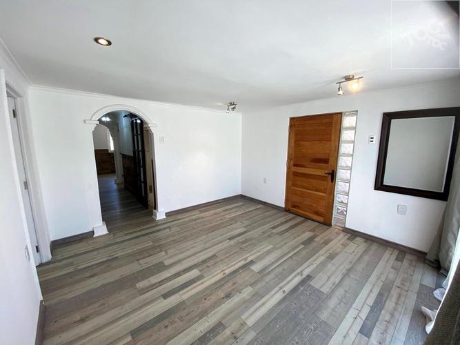 Se Vende hermosa casa remodelada en sector residencial. Metro La cisterna