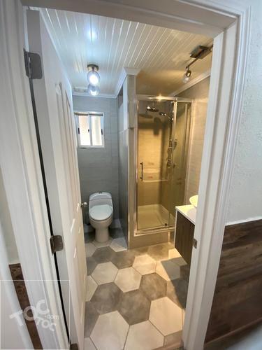 Se Vende hermosa casa remodelada en sector residencial. Metro La cisterna