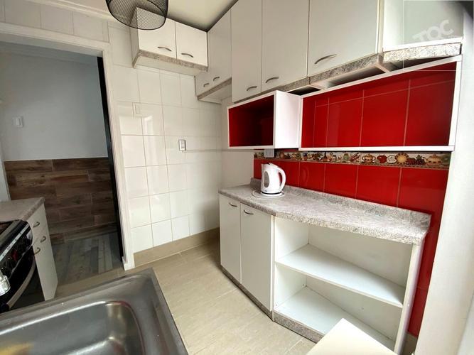 Se Vende hermosa casa remodelada en sector residencial. Metro La cisterna