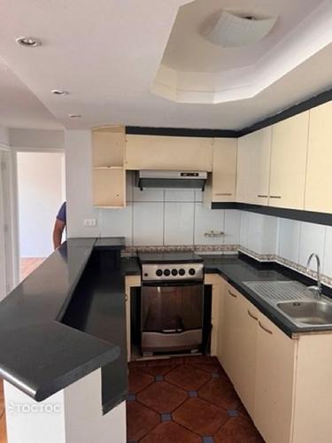 Se arrienda hermoso y amplio departamento cercano a metro UC