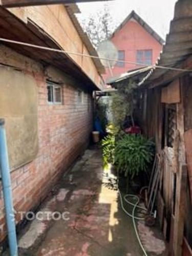 Se vende casa en remodelacion con gran terreno en excelente sector de Macul