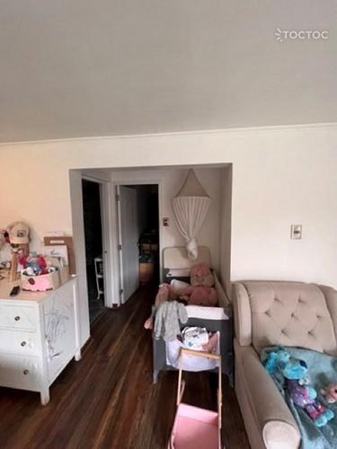 Se arrienda hermosa y amplia casa con piscina en la comuna de Las Condes