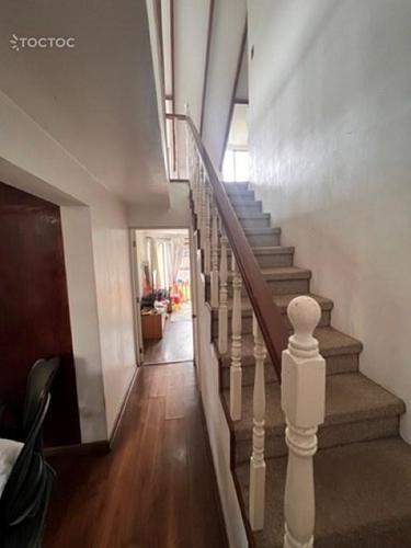 Se arrienda hermosa y amplia casa con piscina en la comuna de Las Condes