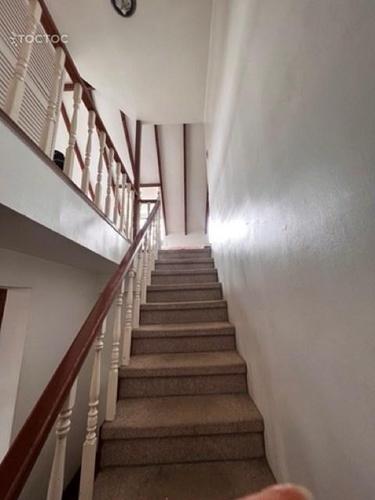 Se arrienda hermosa y amplia casa con piscina en la comuna de Las Condes