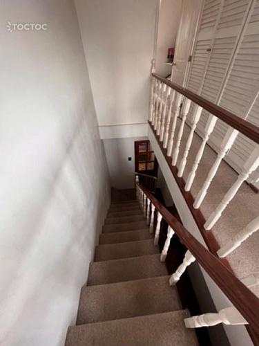 Se arrienda hermosa y amplia casa con piscina en la comuna de Las Condes
