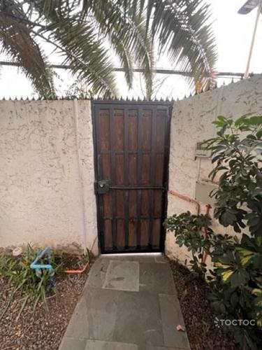 Se arrienda hermosa y amplia casa con piscina en la comuna de Las Condes