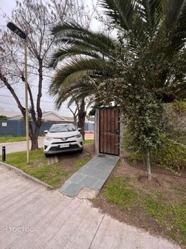 Se arrienda hermosa y amplia casa con piscina en la comuna de Las Condes