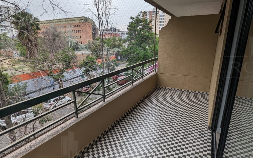 Arriendo de Departamento Remodelado en Federico Froebel, Providencia