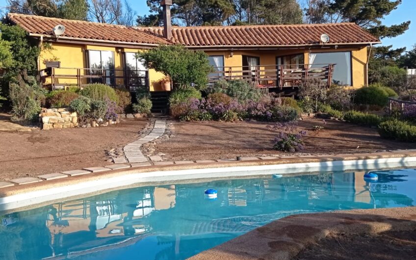 Arriendo Parcela en Condominio Bahía Azul – Seguridad y Acceso al Mar
