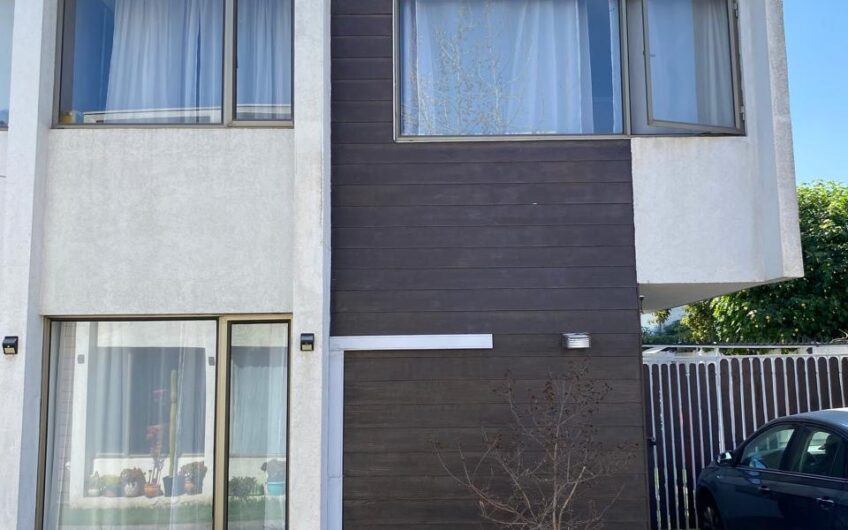Arriendo de hermosa casa en Condominio en La Florida