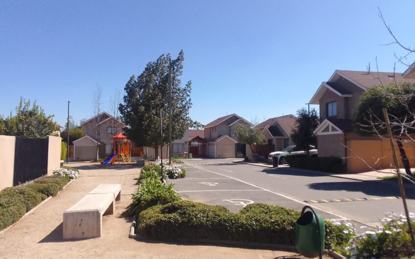 Casa en Arriendo en Los Alamos, Colina