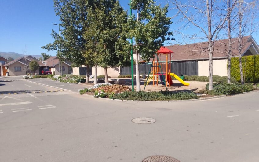 Casa en Arriendo en Los Alamos, Colina