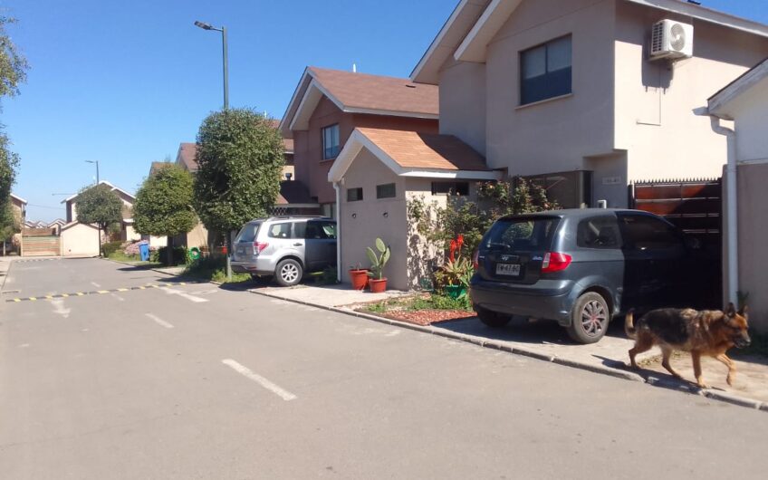 Casa en Arriendo en Los Alamos, Colina